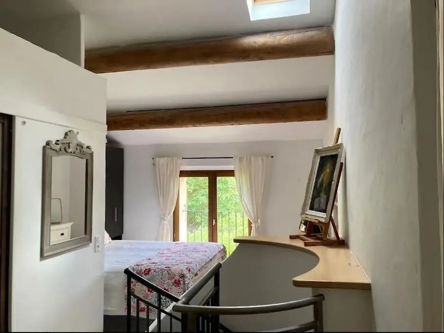 Holiday home Maison Provencale Avec Piscine En Bord De Ruisseau Lafare France